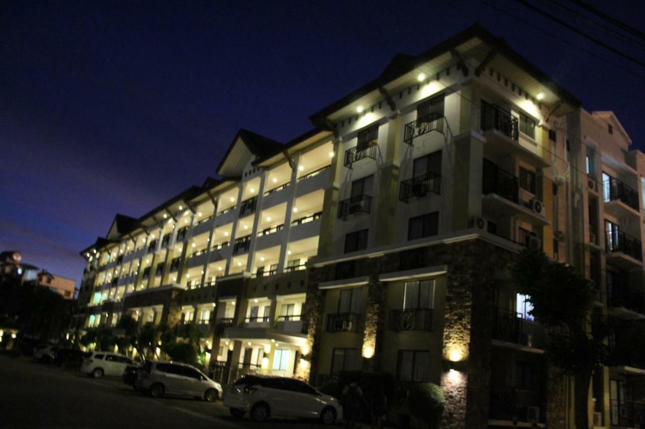 One Oasis A8 At The Back Of Sm Mall Davao Free Pool Exterior photo